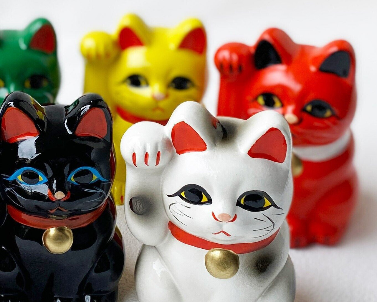 MANEKI NEKO Coinbank Japanese lucky cat TOKONAME yaki Right