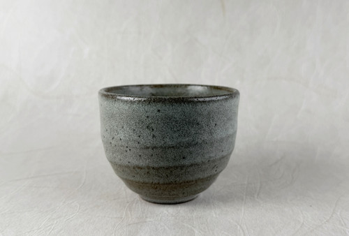 Shigaraki yaki ware Japanese pottery green tea cup Yunomi Black Yohen Japan