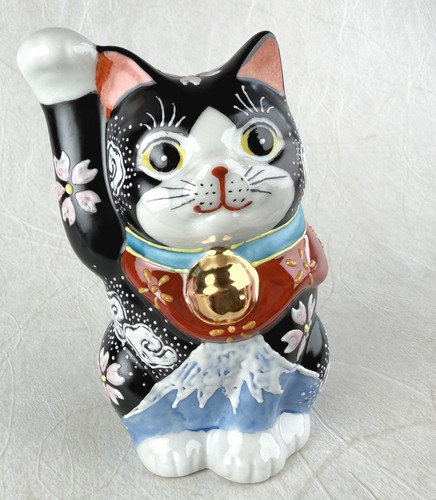 Maneki neko Kutani ware Japanese Lucky cat Shiro Fuji (White Mt. Fuji) Mori Art