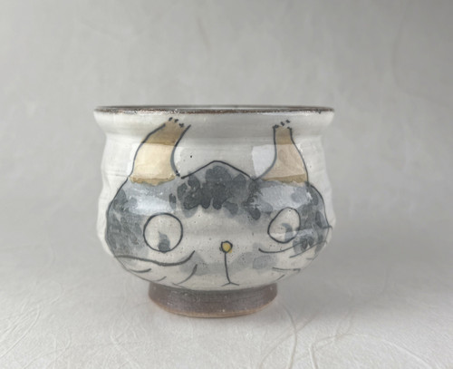 Yunomi Kutani yaki ware Japanese green tea cup Ippuku-wan Tabby cat Japan
