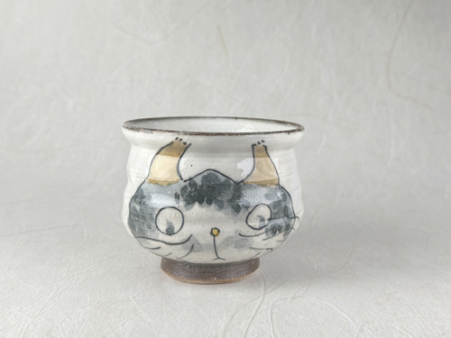 Yunomi Kutani yaki ware Japanese green tea cup Ippuku-wan Tabby cat Japan