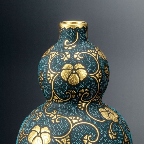 Kutani ware JapanGourd-Shaped Tokkuri Raised Gold Blue Beading Ivy Kingyoku
