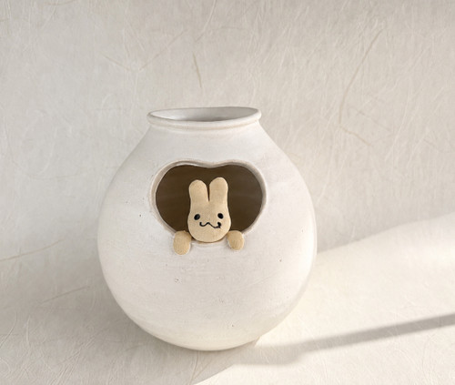 Shigaraki Ware Flower Vase Mado Usagi Cute Rabbit design 17.5cm Japan