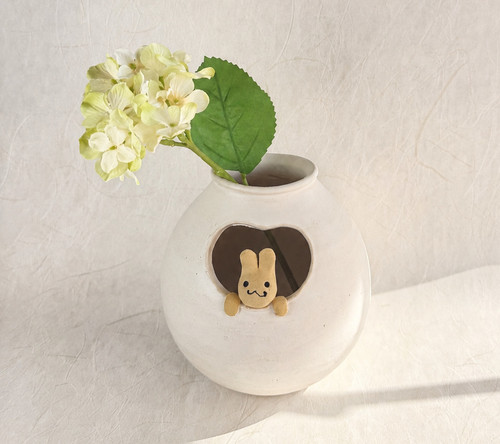 Shigaraki Ware Flower Vase Mado Usagi Cute Rabbit design 17.5cm Japan