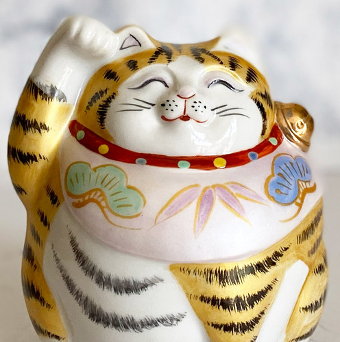 楽天市場】九谷焼 招き猫 三毛の通販 【九谷焼】5.5号 招き猫 金三毛