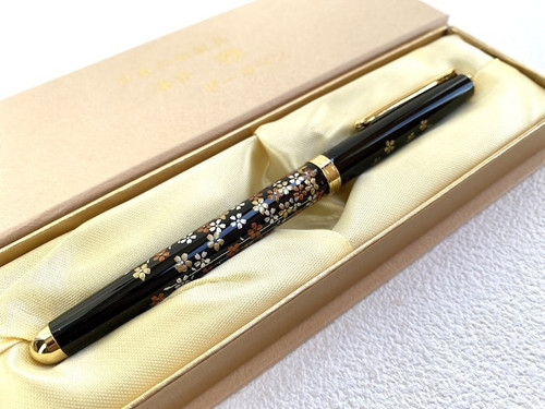 Maki-e Urushi Lacquer Makie Ballpoint Pen Yamanaka lacquerware Cherry Pink Japan