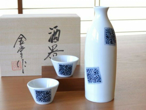 Arita yaki porcelain Sake Cup Bottle set Guinomi Tokkuri Tako Karakusa Japan
