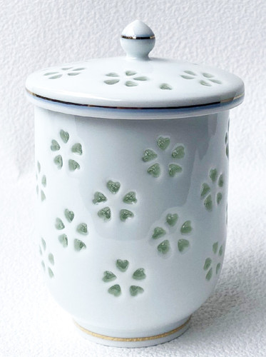 Arita Yaki Yunomi Japanese porcelain Tea cup Suisho Carved Hanazume L Japan