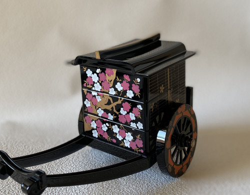 Japanese carriage GOSYOGURUMA Black candy Bento box