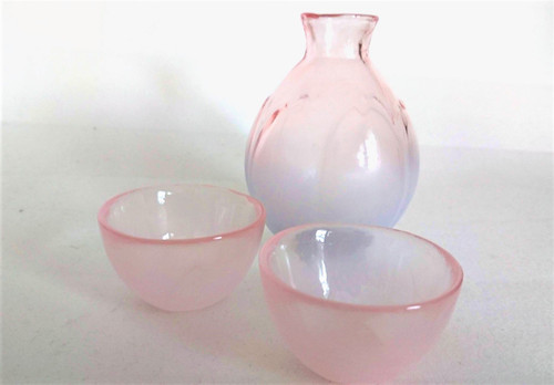 Japanese glass Sake cup set Guinomi Tokkuri beautiful pink clolor from japan