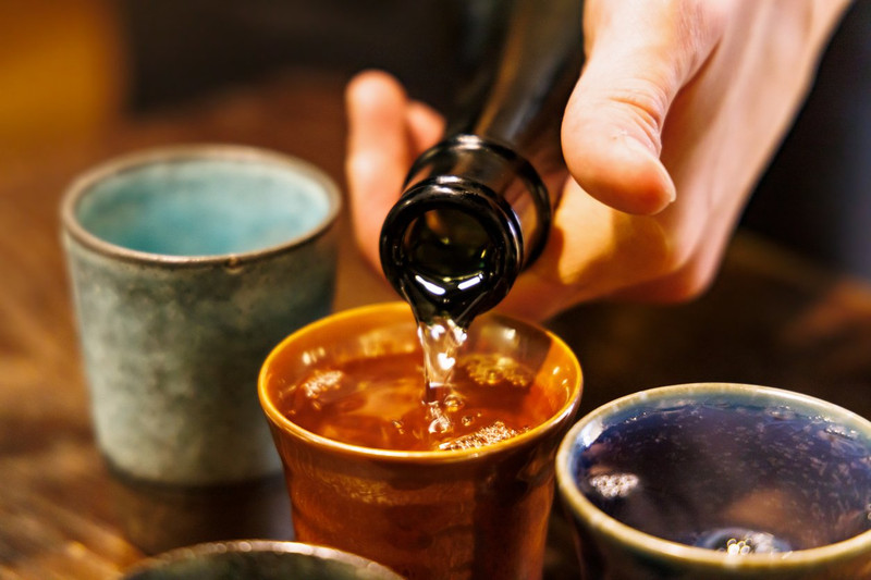 How to Choose a Japanese Sake Cup: A Guide to Shapes, Materials, and Giving One Well