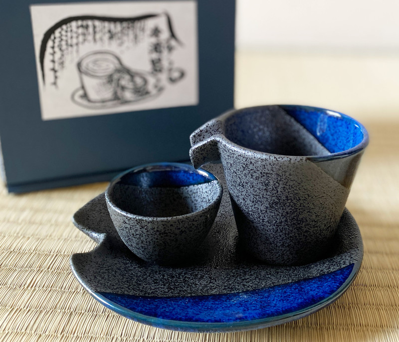 Guinomi Tokkuri Mino ware Japanese pottery Sake cup pot set Shizuru Black Blue
