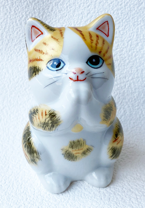 Maneki neko Kutani yaki ware Japanese Lucky cat Pray Oinori Kinsai Gold Calico