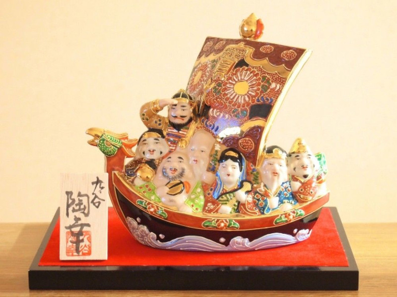 Kutani porcelain Shichifukujin Japanese doll Seven Deities of Good Fortune H20cm