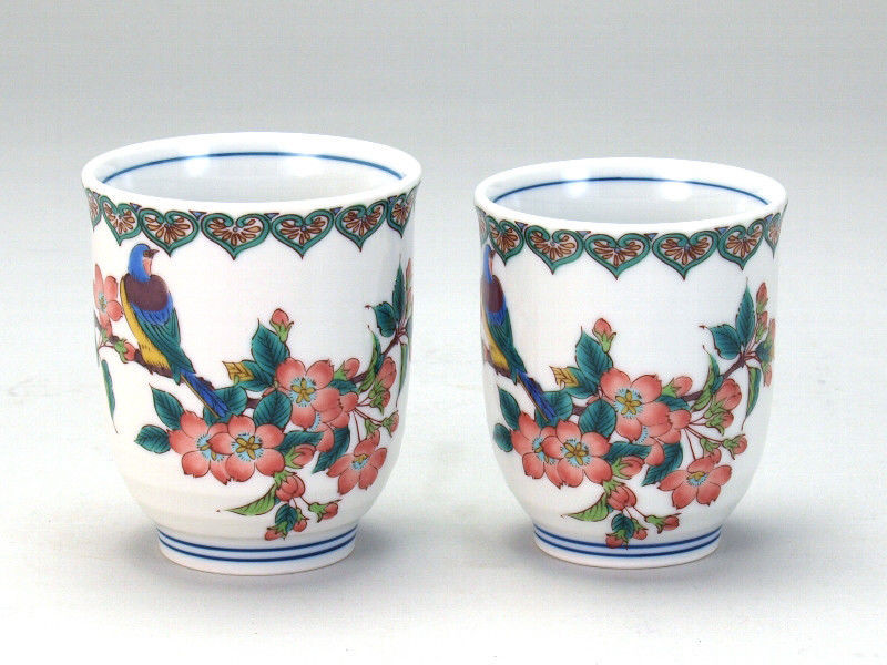 Yunomi Kutani porcelain Japanese tea cup Flower & Bird Set of 2