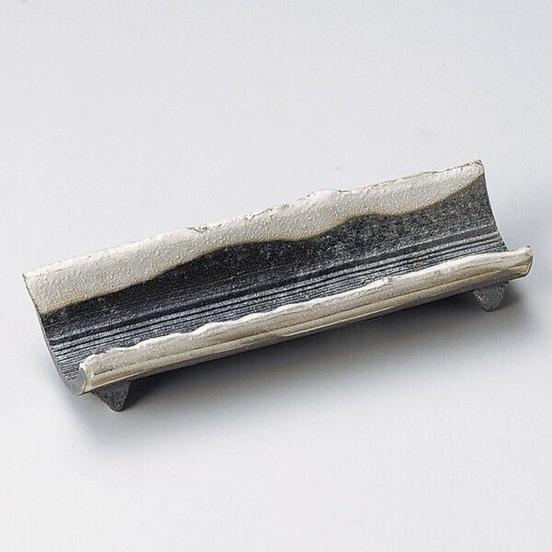 Black Kiln-Fired Divided 6.7 Footed Long Plate (Shigaraki Ware) Made in Japan