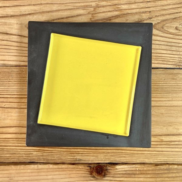 Mino Ware Japan Japanese Tableware Black-Rimmed Yellow Glazed Square Plate 18cm