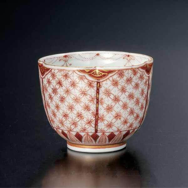 Kutani ware Japan Reiko Fukushima Guinomi Sake Cup: Sakura Design