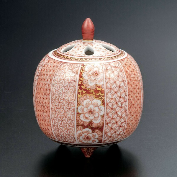 Kutani ware Japan Reiko Fukushima Incense Burner: Akae Detailing Blooming Floral