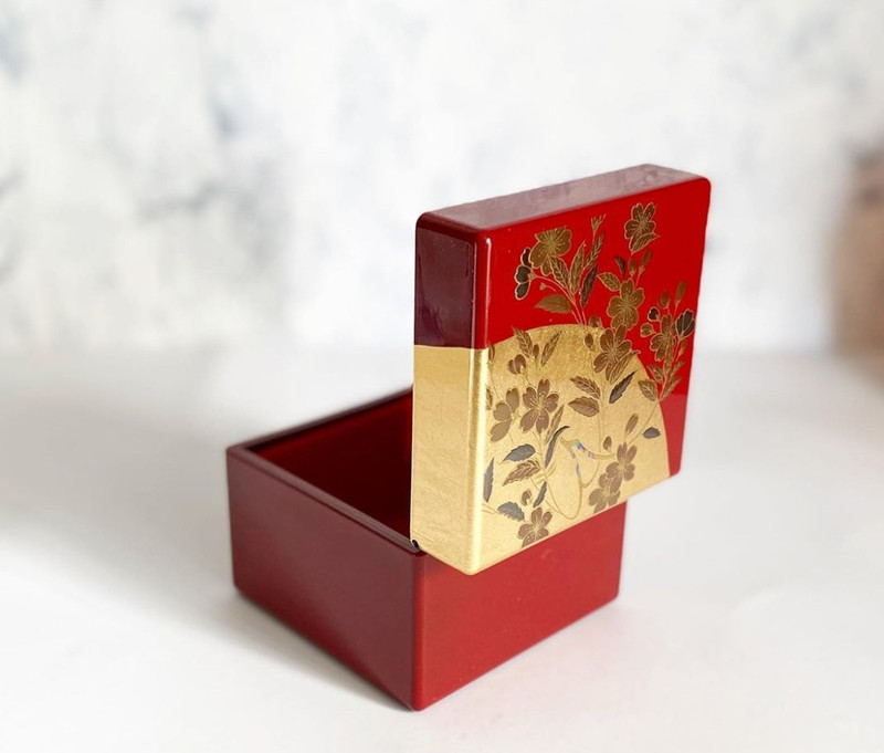 Yamanaka Urushi Lacquer Accessory jewelry case w/mirror Cherry Sakura Gold Japan