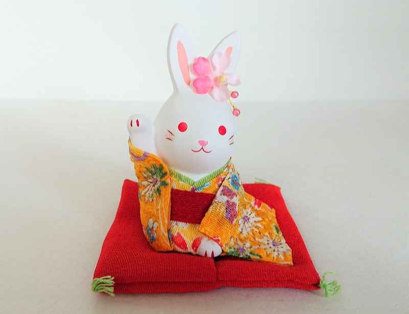 Chirimen Kimono Maneki Usagi Japanese pottery lacky rabbit doll H8.5cm