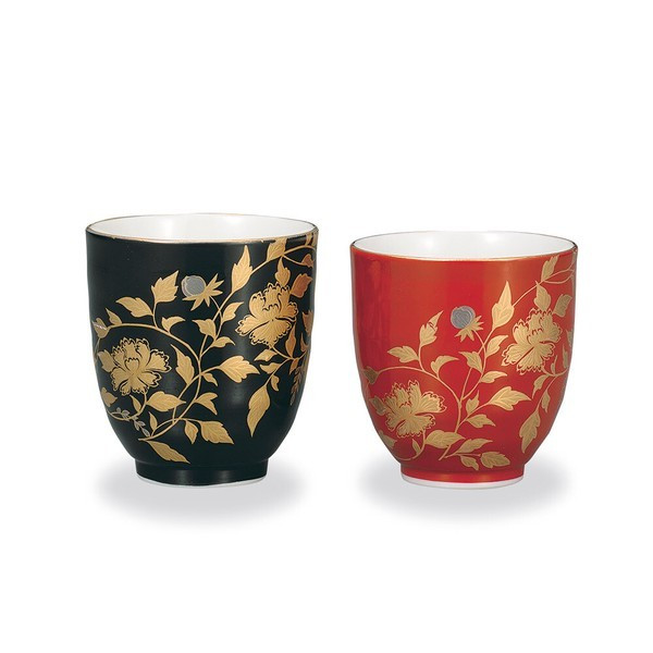 Pair Gold-Decorated Kutani ware Kinran-de Japanese green tea cup Yunomi Japan