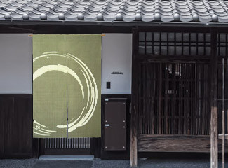 Kyoto Enso Maru Pattern Noren Door curtain Roketsu dye LightGreen 85x120cm Japan