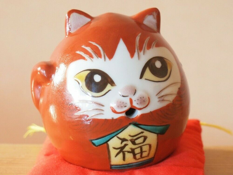 Kutani yaki Roly poly Maneki Neko Okiagari koboshi Ema Lucky cat Japan