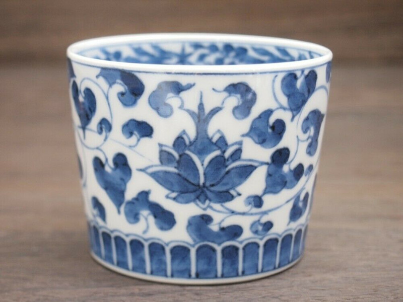 Kutani yaki Sobachoko Cup Bowl Handpaint underglaze Karakusa pattern Japan