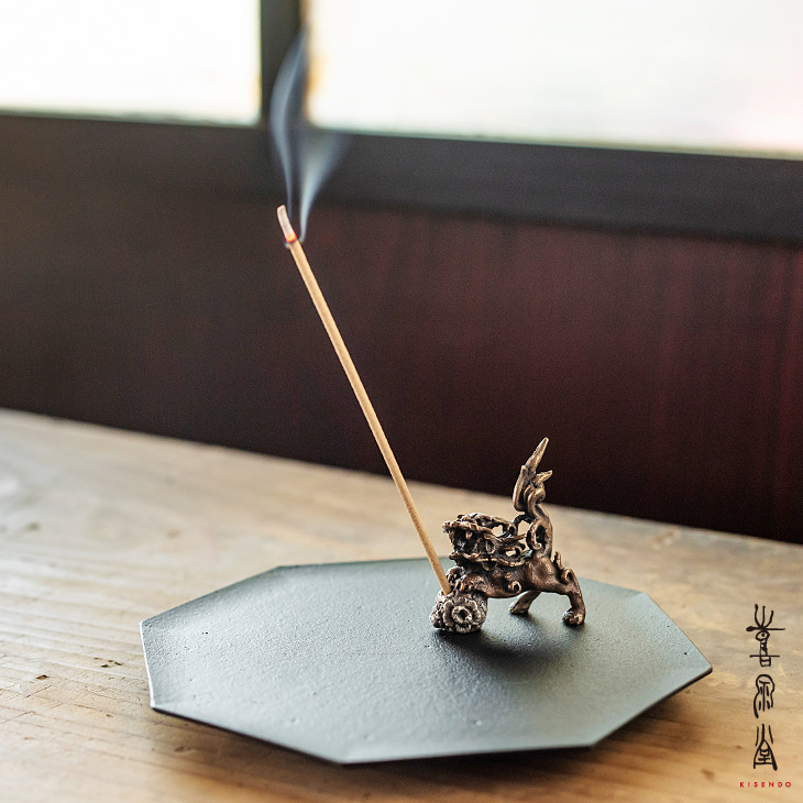 Shishi Foo dog Japanese Senko Incense stand holder Bronze Takaoka