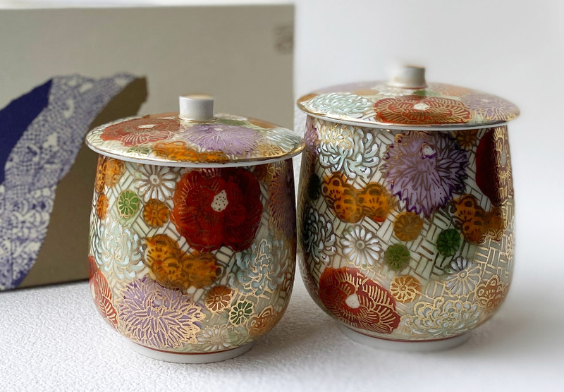 Pair Yunomi Kutani yaki ware Japanese green tea cup Lid Hanazume Flower Japan