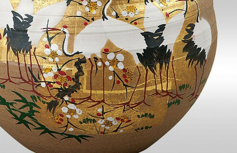 Kutani yaki porcelain Japanese Flower vase pot Gold foil Crane pattern  Kinpaku