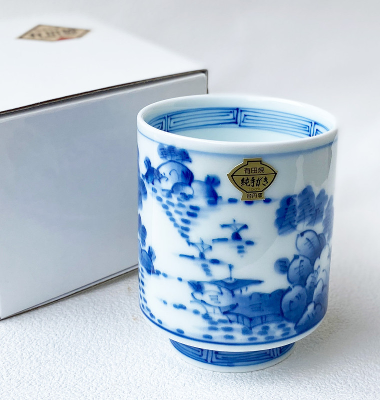 Yunomi Arita porcelain Traditional pattern Japanese tea cup Sansui made in Japan