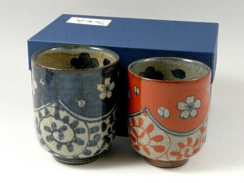 Pair Arita yaki Porcelain Yunomi Japanese Green Tea Cup Dami Tako Karakusa