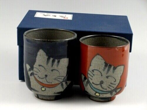 Pair Arita yaki Porcelain Yunomi Japanese Green Tea Cup Banzai Relax Cat BlueRed