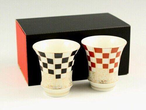 2pcs Arita yaki porcelain Japanese Sake cup Guinomi Takumi no Kura Ichimatsu