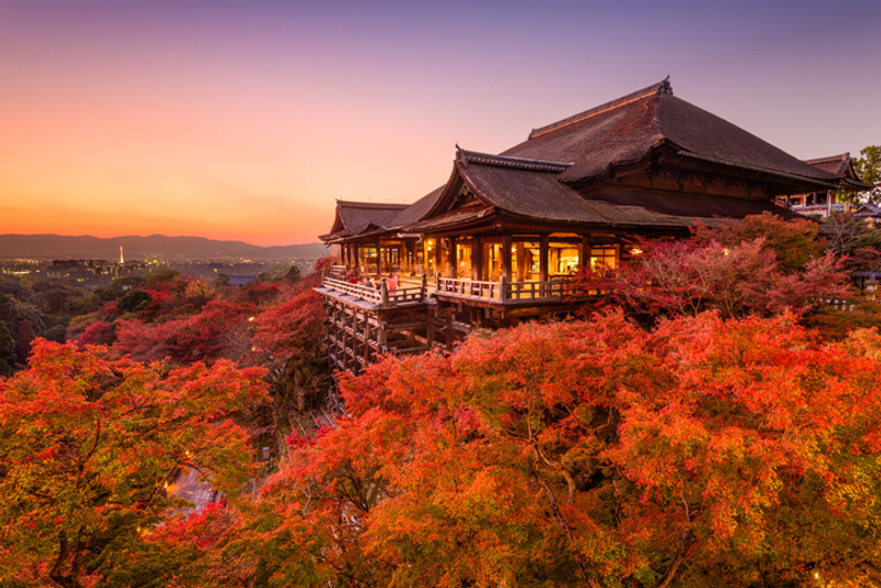 Kiyomizu-dera ― Kyoto’s Timeless Temple and the Spirit of Kiyomizu-yaki