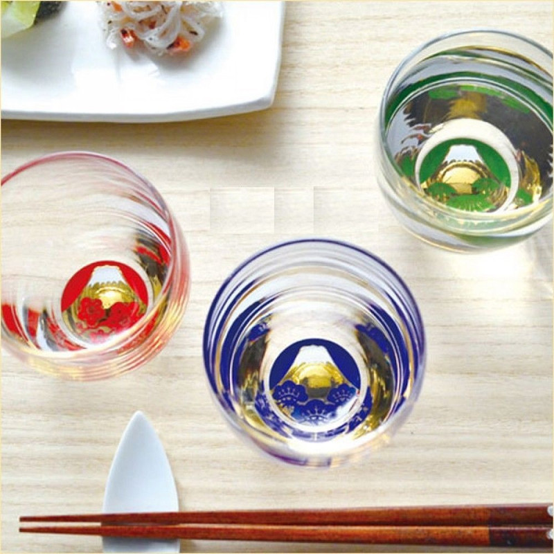 Why do not you try using it for a New Year's party?　-Japanese glass Sake cup-
