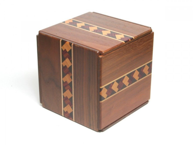 Restock. 324STEPS Karakuri gimmick Japanese Puzzle Box cube Wooden Puzzle Yosegi!!