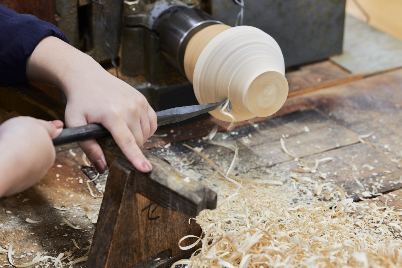 Yamanaka Lacquerware: The Craft of the Wooden Body