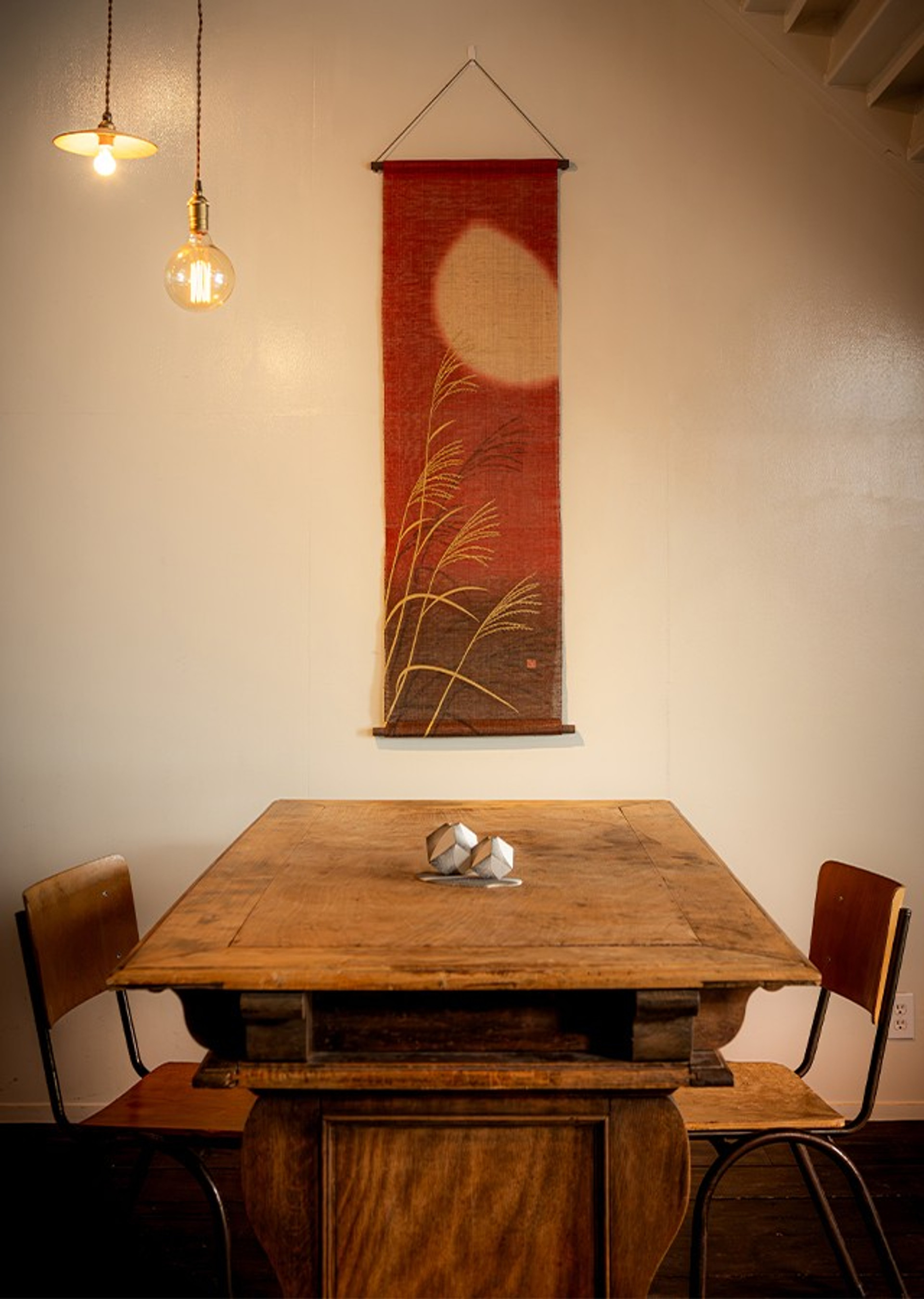 Bring Japanese Autumn Home: Curated Tapestries with Seasonal Stories