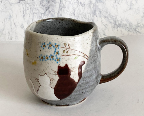 Kutani mug, cat