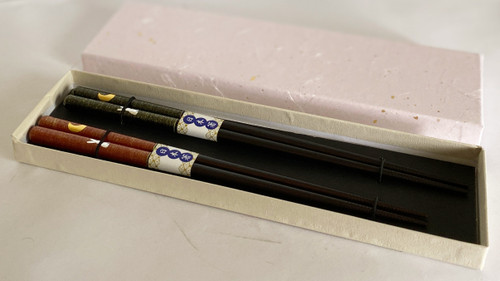 A boxed Yamanaka lacquerware couple chopstick set with Mt. Fuji design