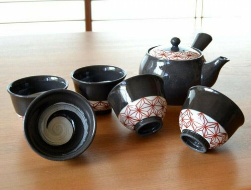 Arita kyusu and yunomi set, Ema asanoha