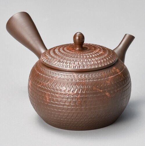 Gyokko Mogake Yohen Biri Kyusu, a vermilion-clay teapot with a built-in ceramic strainer