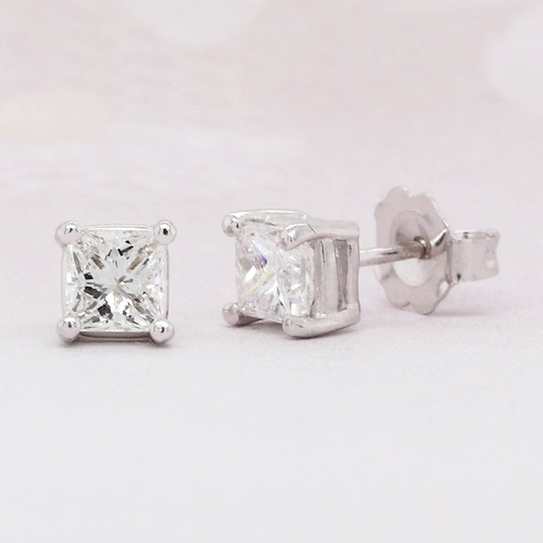 Diamond Solitaire Earring