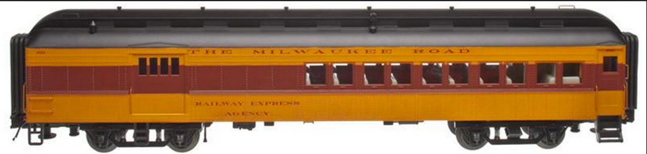 Case of 4 Atlas O MILW  60 ft   combine passenger car,  3 rail or 2 rail