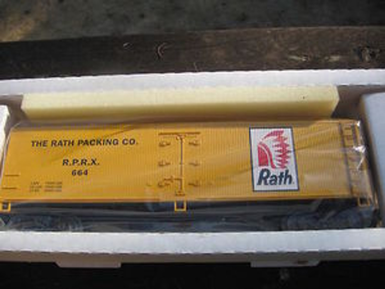 Crown (Weaver) Rath Packing Co. 40' Reefer, 3 rail or 2 rail