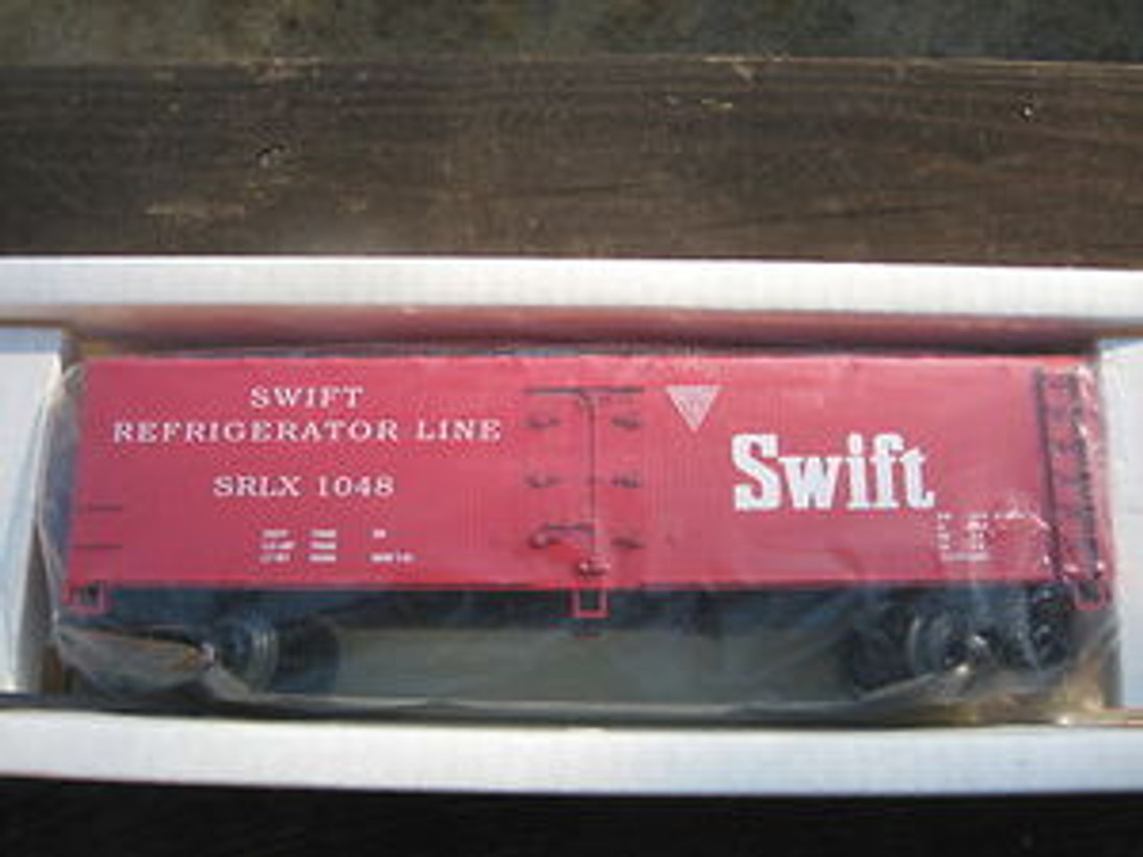 Crown (Weaver) Swift Refrigerator Line 40' Reefer, 3 rail or 2 rail