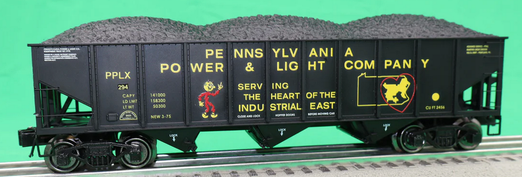 RMT PP&L  70-ton 3-Bay Hopper w/coal load, 3 rail